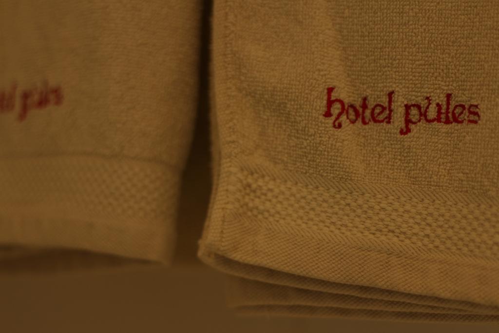 Hotel Pules Yogyakarta Habitación foto